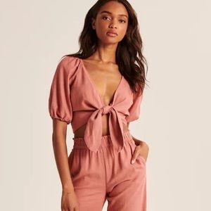 A&F Cropped Tie-Front Crop Top